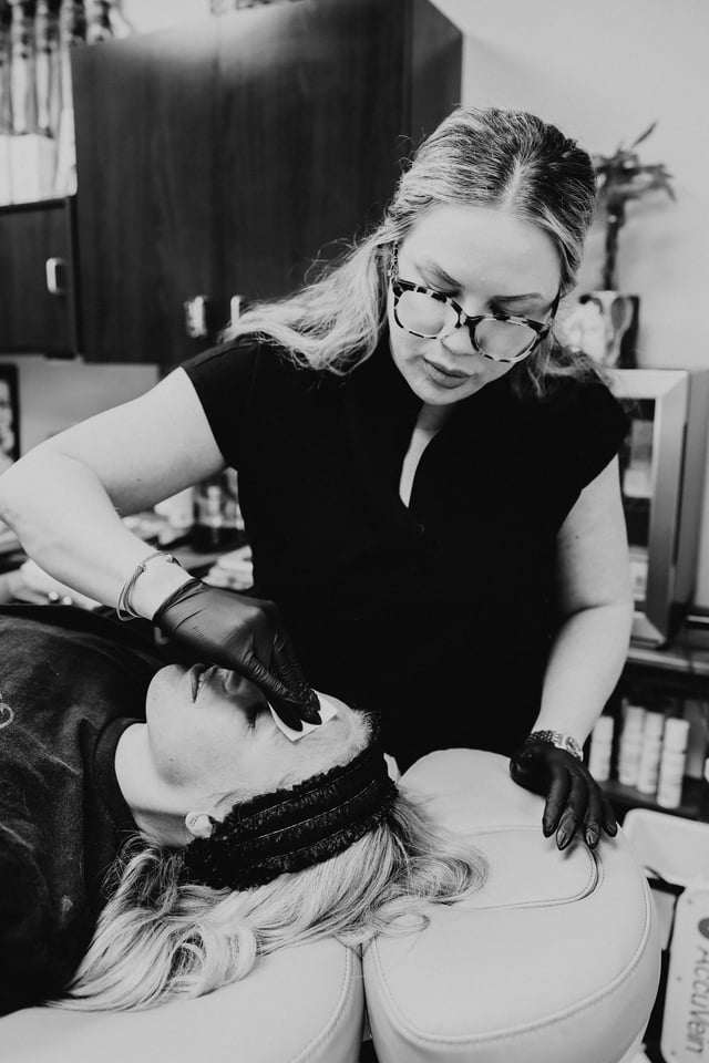 Nurse Injector/skin care specialist doing the best med spa treatment for her patient.